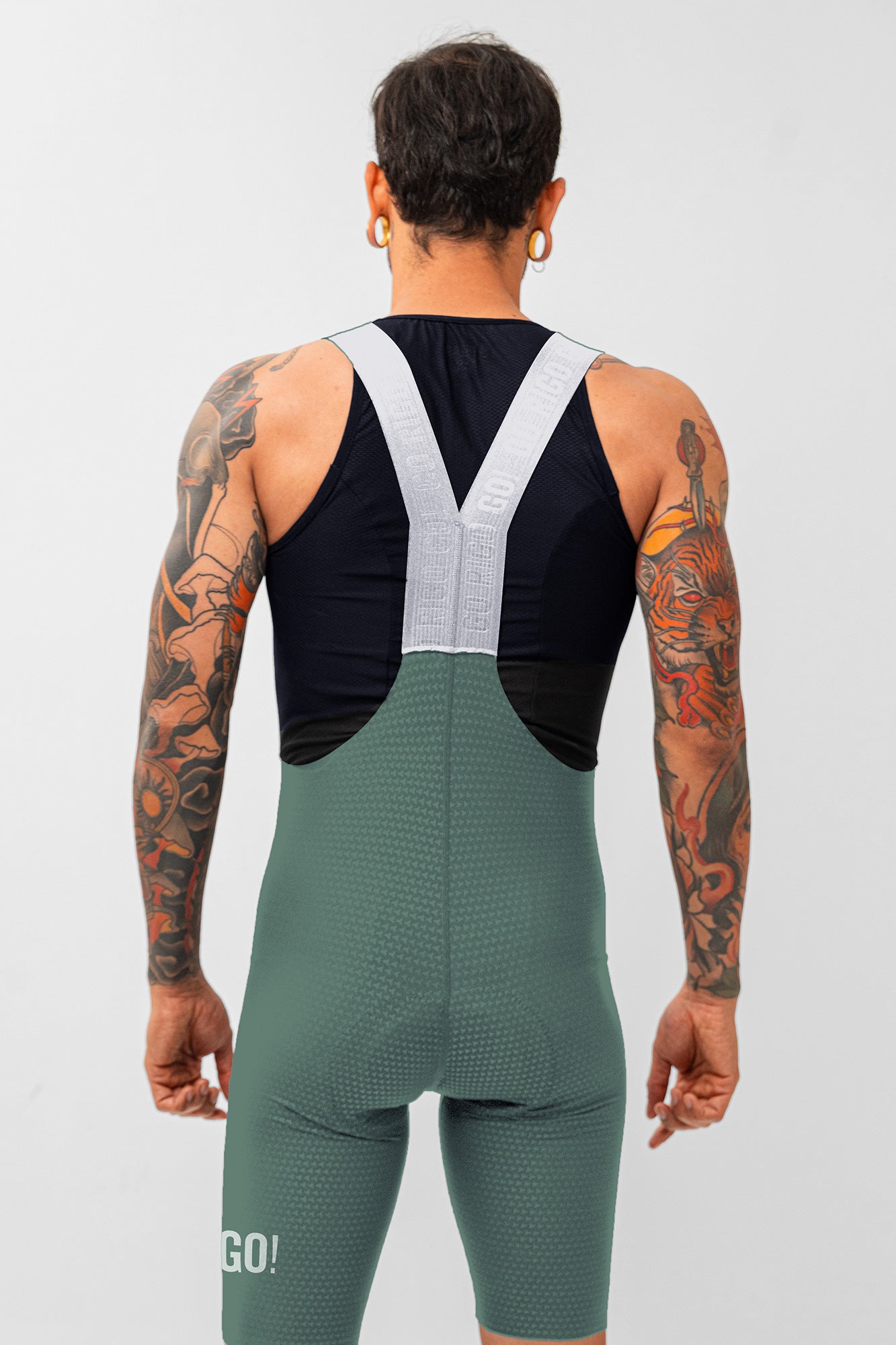 Pantaloneta de Ciclismo Sin Costuras KM200 Gofrada Salvia White - PANTALONETA KM 200 - GO RIGO GO!